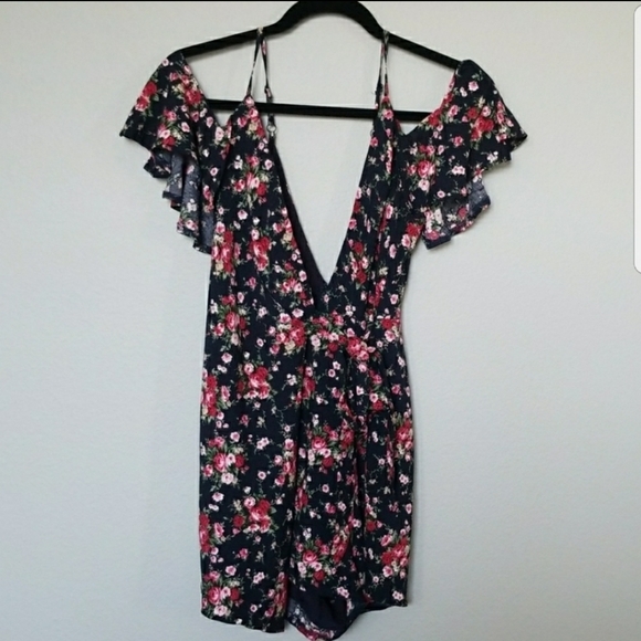 Seek the label Romantic Garden cold shoulder floral XS NWT romper - Picture 1 of 5